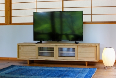 50インチのテレビを乗せたイメージ