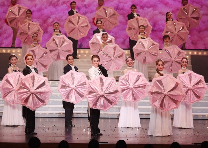 「2025年 レビュー 春のおどり」写真提供:OSK日本歌劇団