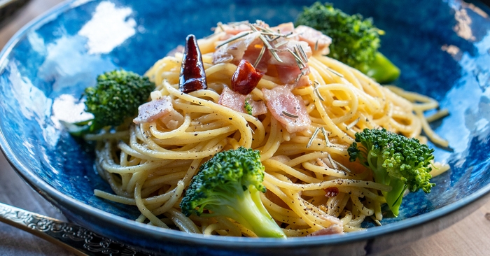 Re-食器 紺青(使用例1)