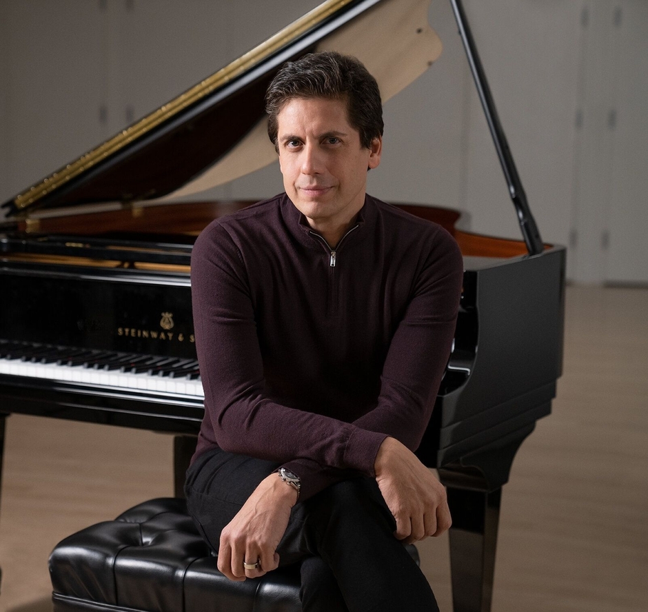 音楽監督・創設者：フランシスコ・J・ヌニェス