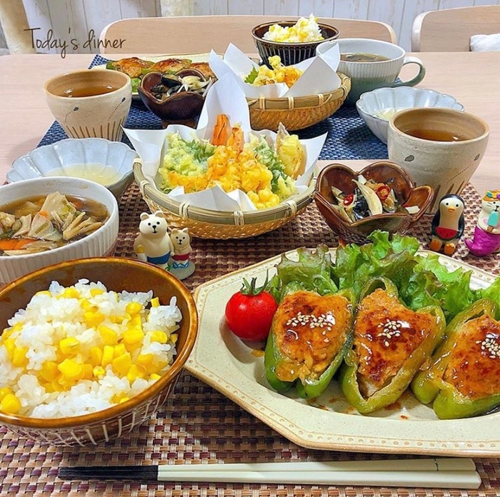 ゴヒイキで届いたお野菜で作ったピーマンの肉詰めとトウモロコシごはん