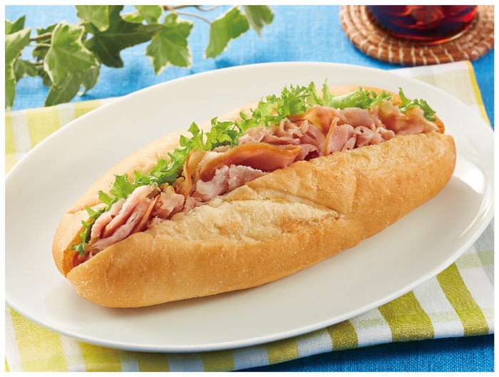 肉を味わうスモークももハムバゲット 画像