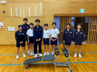 【知名町立田皆中学校への寄贈】
