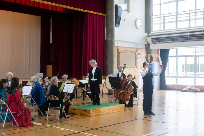 指揮者体験&ワルツ講座の様子