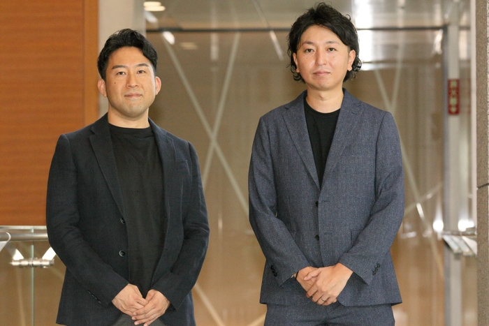 (左) 代表社員　西澤 正文、(右) 代表社員　小澤 拓　マルナゲカンリ税理士法人