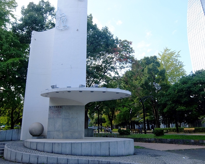 集合場所の「こども平和塔」