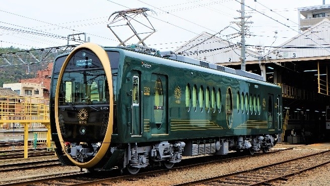732号車 観光列車「ひえい」