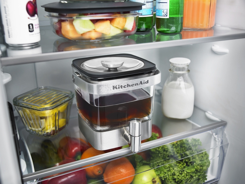 冷蔵庫から出さずに注げる