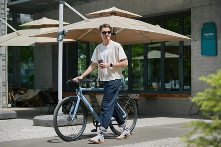 YADEA日本市場初のスポーツ型ロードバイクが登場　 電動アシスト自転車『CS600』