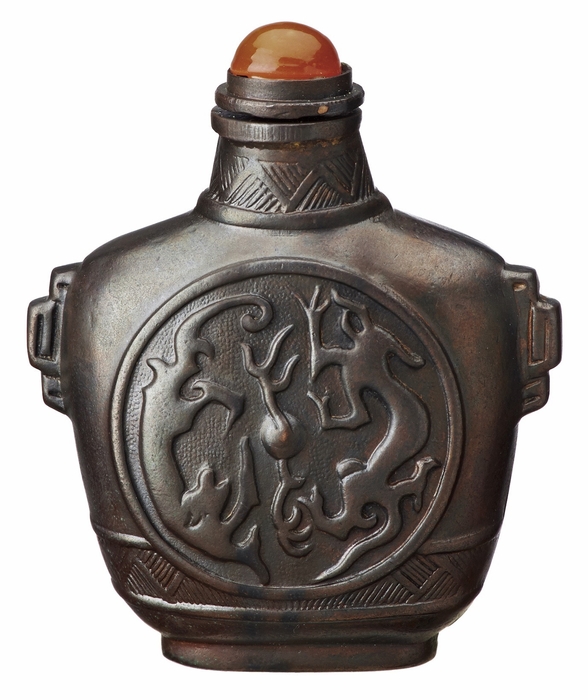 Photo.17 金属製吉祥模様嗅ぎたばこ入れ モンゴル 年代不詳