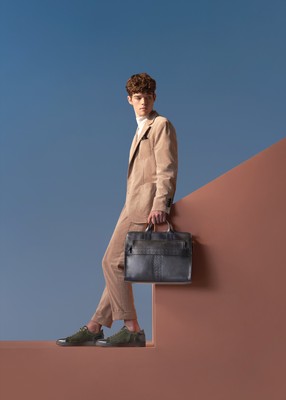 2021Fall Winter コレクション ルック3