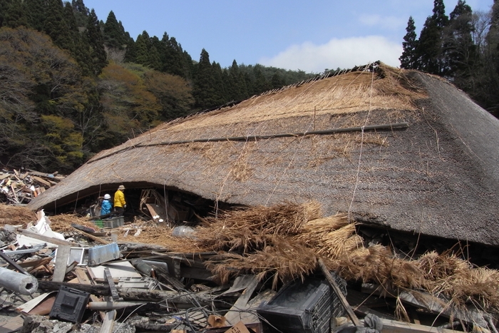 津波で被災した古民家からの救出活動