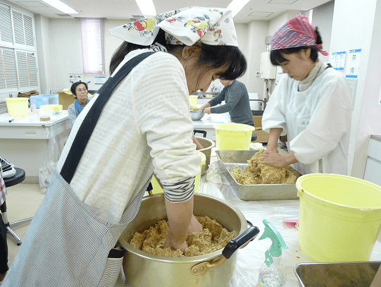 味噌作りイメージ