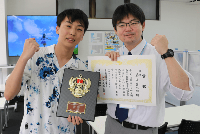 藤田さんとマイコーチ(担任)