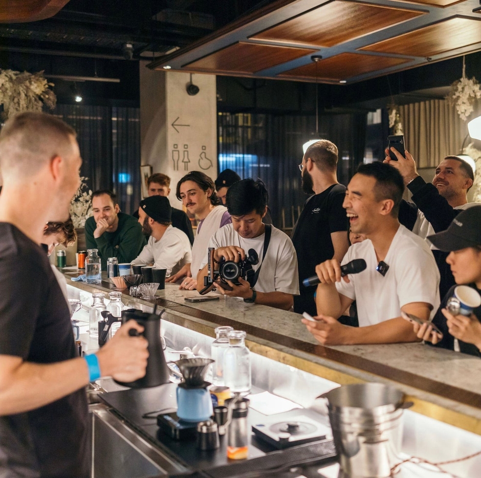 昨年度のイベントの様子 大会では有名有名バリスタが抽出するコーヒーも楽しめる