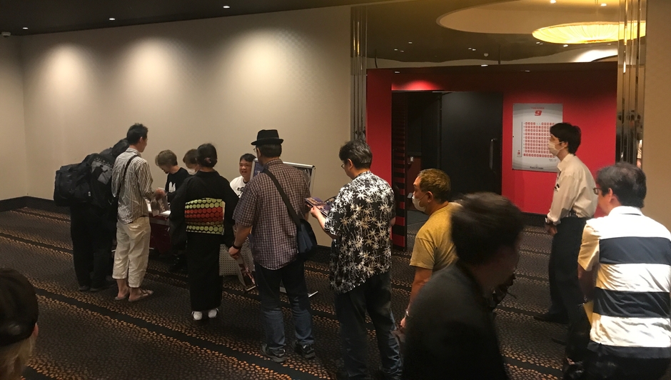 なんばパークスシネマでの大盛況のサイン会