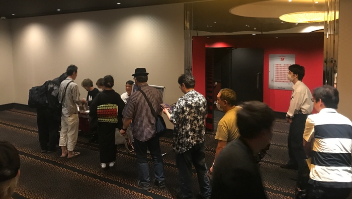 なんばパークスシネマでの大盛況のサイン会