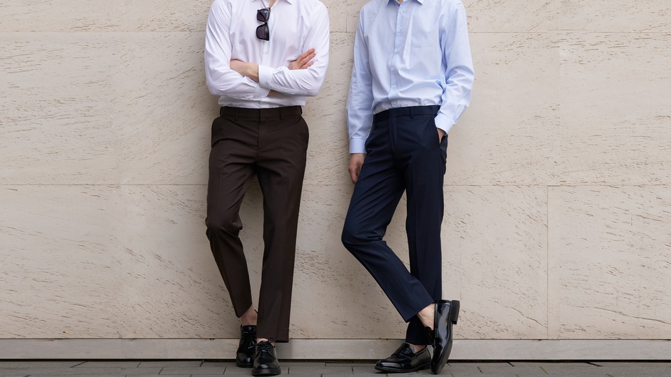 Super airy wool slacks 着用イメージ