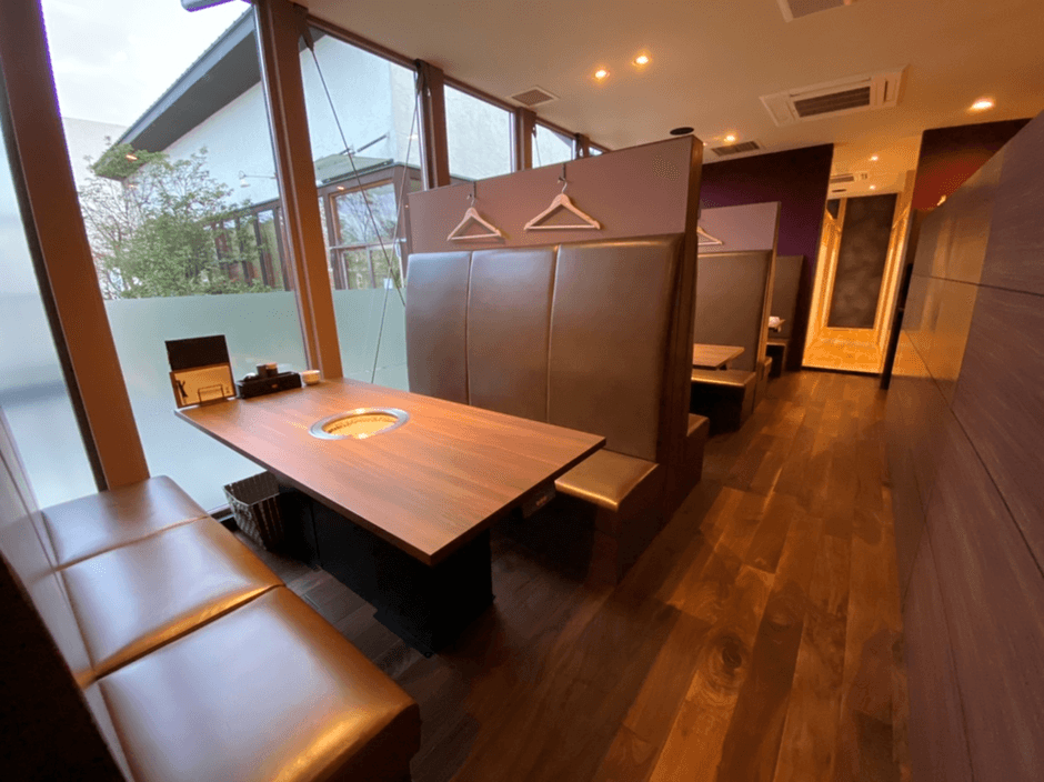 南草津店 テーブル席1