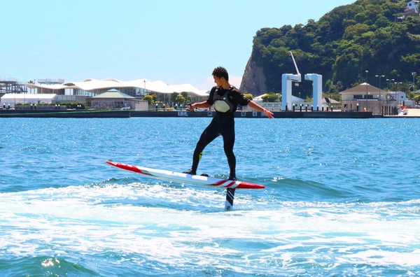 フォイルサーフィン