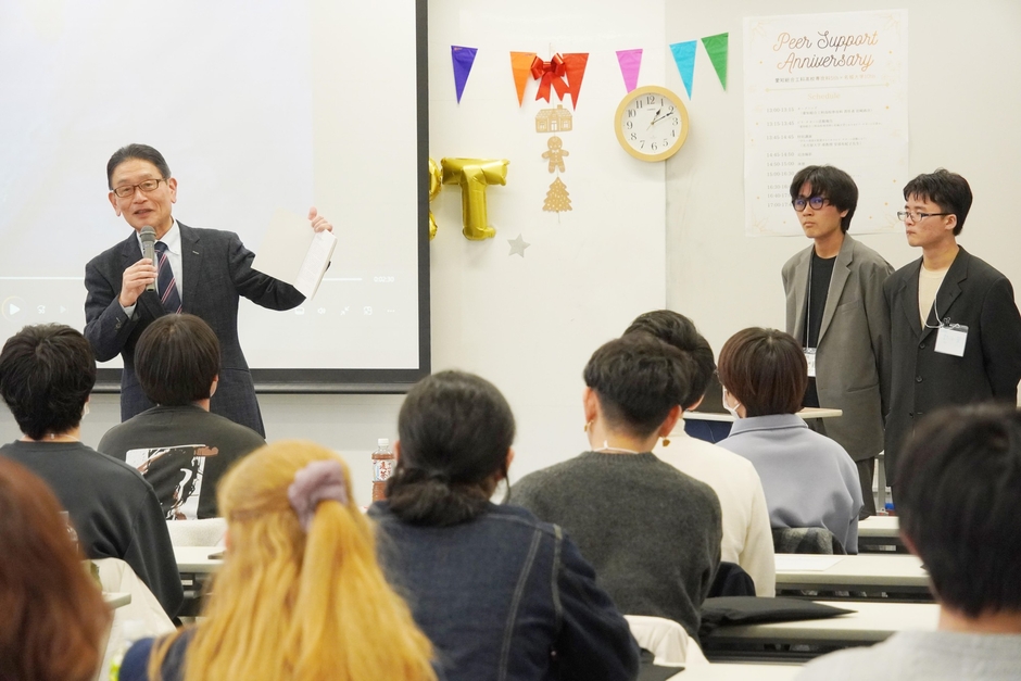 あいさつをする愛知総合工科高校専攻科の岩崎政次責任者