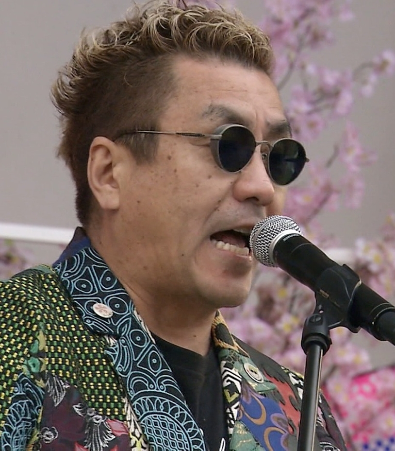 番組の音楽プロデューサー嘉門タツオ