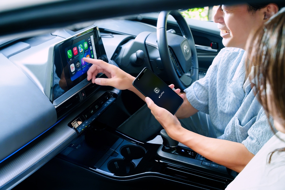 ケーブルなしで、車内すっきり快適に