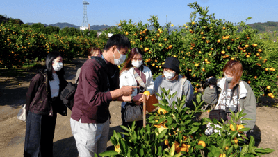 近畿大学附属湯浅農場を訪れた学生