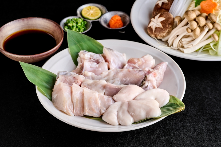 ▲	三年とらふぐを満喫できる「ふぐ鍋」