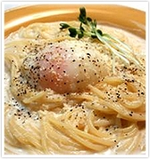 冷たいじゃがいものスープのパスタ