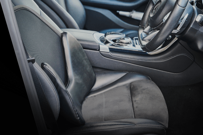 どんな車にも合うブラック1色に統一