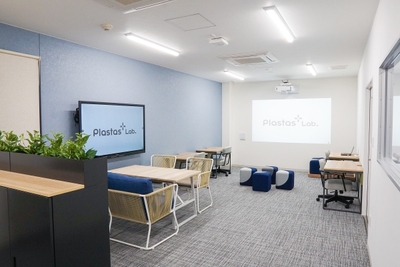 Plastas Lab.の室内1