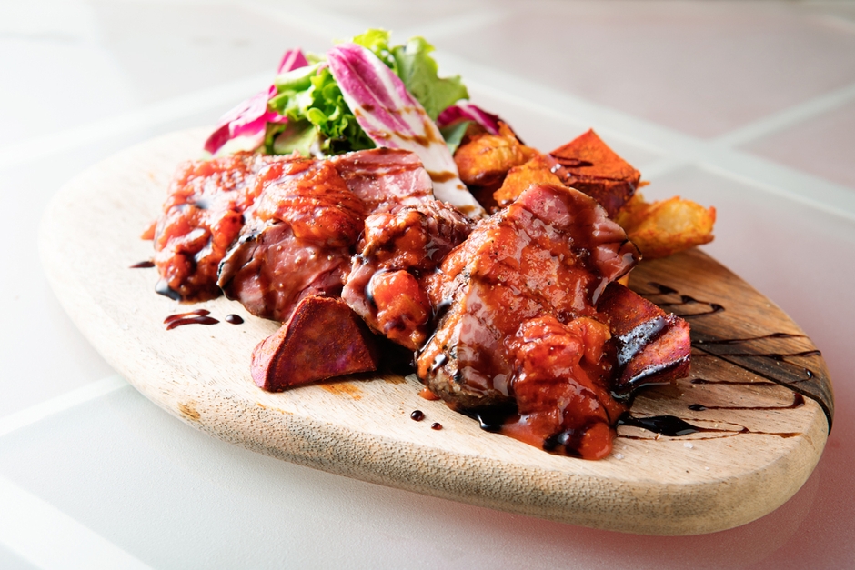 オーストラリア産フィレ肉のグリル　ブラッディーアグロドルチェ風