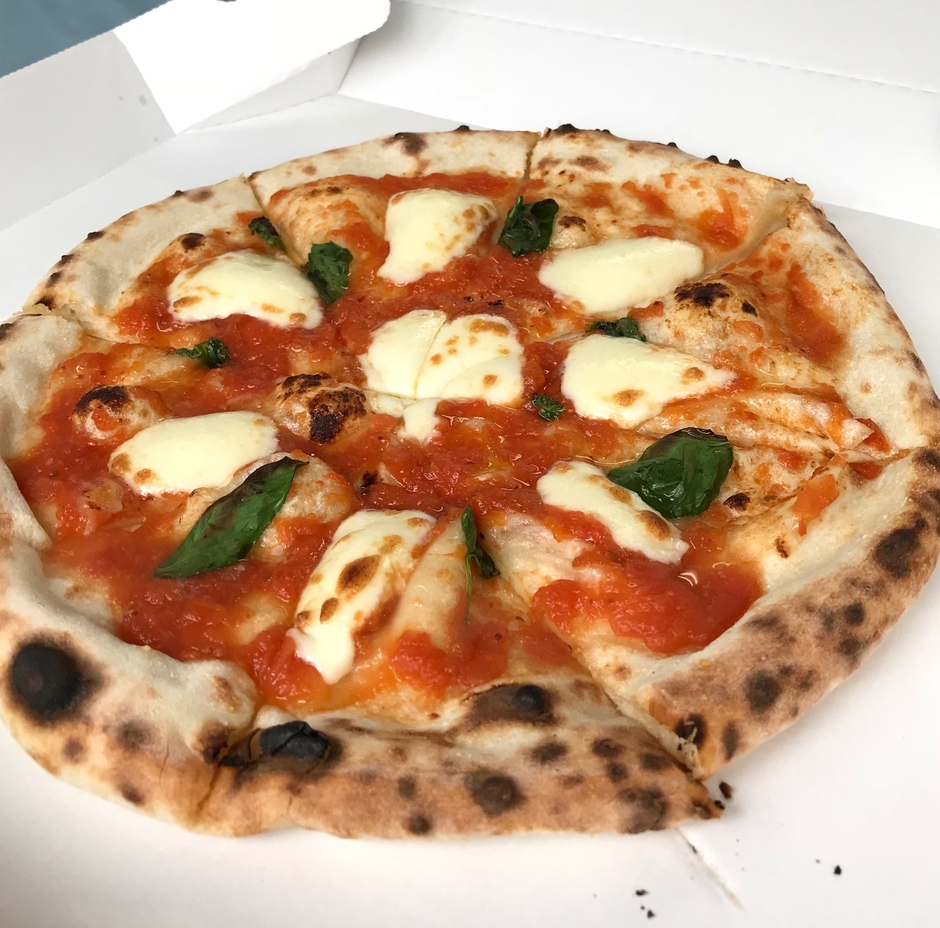 杉原農園のトマトのピッツァ!