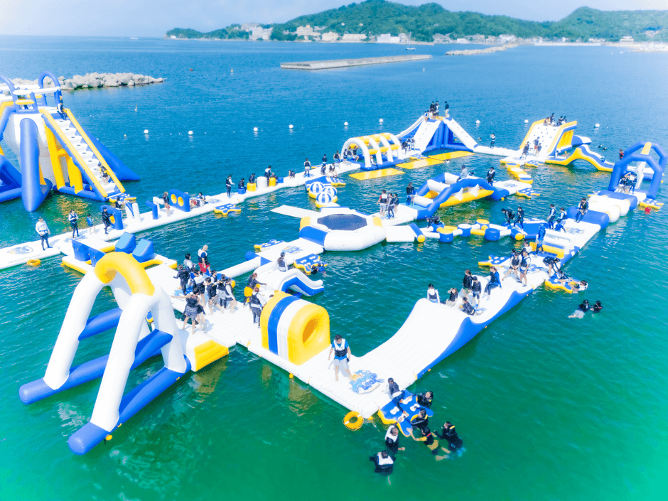 海上アスレチック「AQuaLooP」 ※2025年開催時の様子