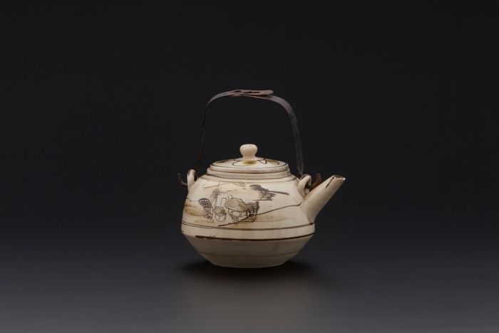 (2)信楽焼「山水土瓶」19C-20 C　個人蔵