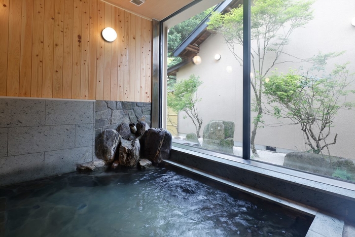 美肌の湯と言われる良質な泉質を誇る天然温泉