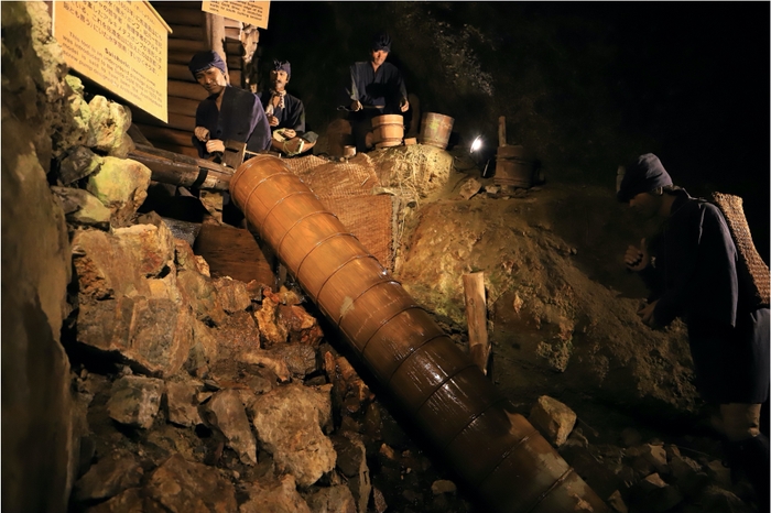 水上輪(すいしょうりん) 坑道排水用の手動式ポンプは、農家の灌漑用ポンプとしても普及