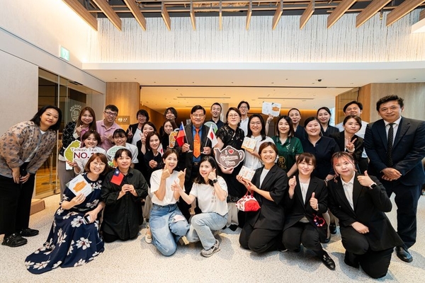 台日茶交流会-茶業公会と出展企業の記念撮影