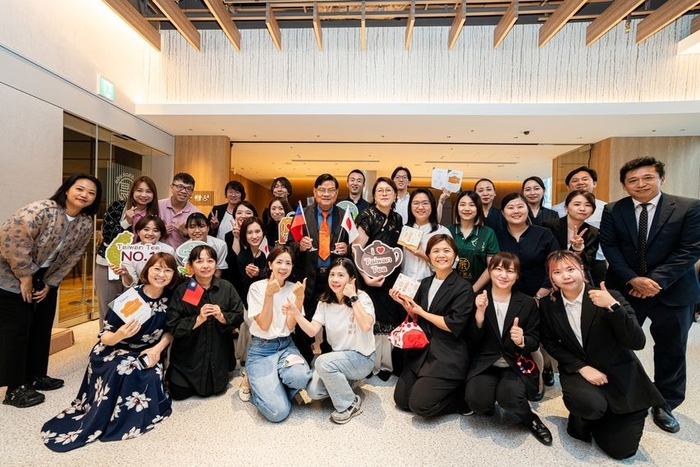 台日茶交流会-茶業公会と出展企業の記念撮影