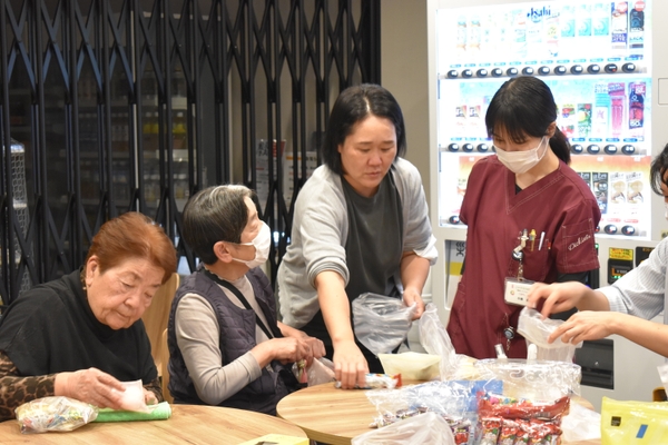 通常のおしゃべりに加えて、バスボムを作成