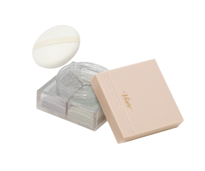 トリニタス グロウ パウダーはフタが開き、パフも再現！パフを取り出すことも可能