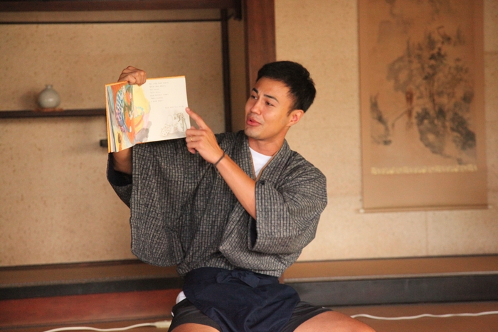 ユージ絵本読み聞かせ2