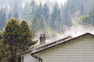 外壁と屋根は、寒暖や雨風など、過酷な自然環境から住宅と家族を守る性能が求められる