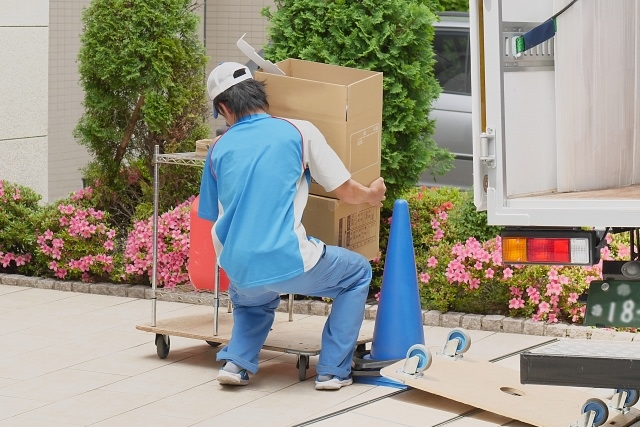 重い荷物を運ぶ時に