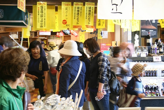 店内はにぎやか！