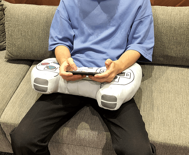 ラストワン賞:コントローラクッション イメージ