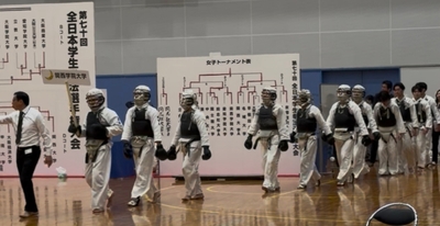 入場する精鋭たち