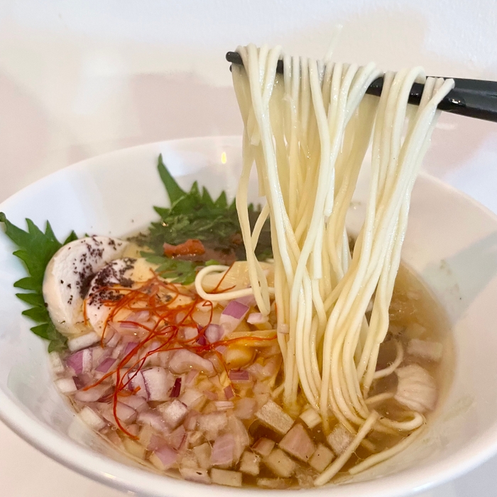 小麦風味豊かな麺　