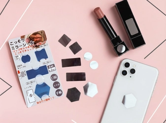 【100均】消費者発のあったらいいな「こっそりミラーシール」がSNSで50万ビュー突破　発売後の即完売から再入荷のお知らせ